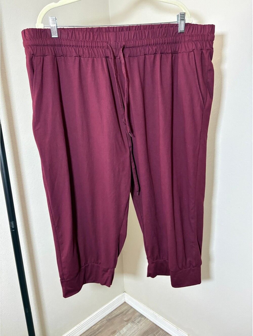 Real Essentials Women's Plus Size 2X Burgundy Capri Pants with Elastic Waistband